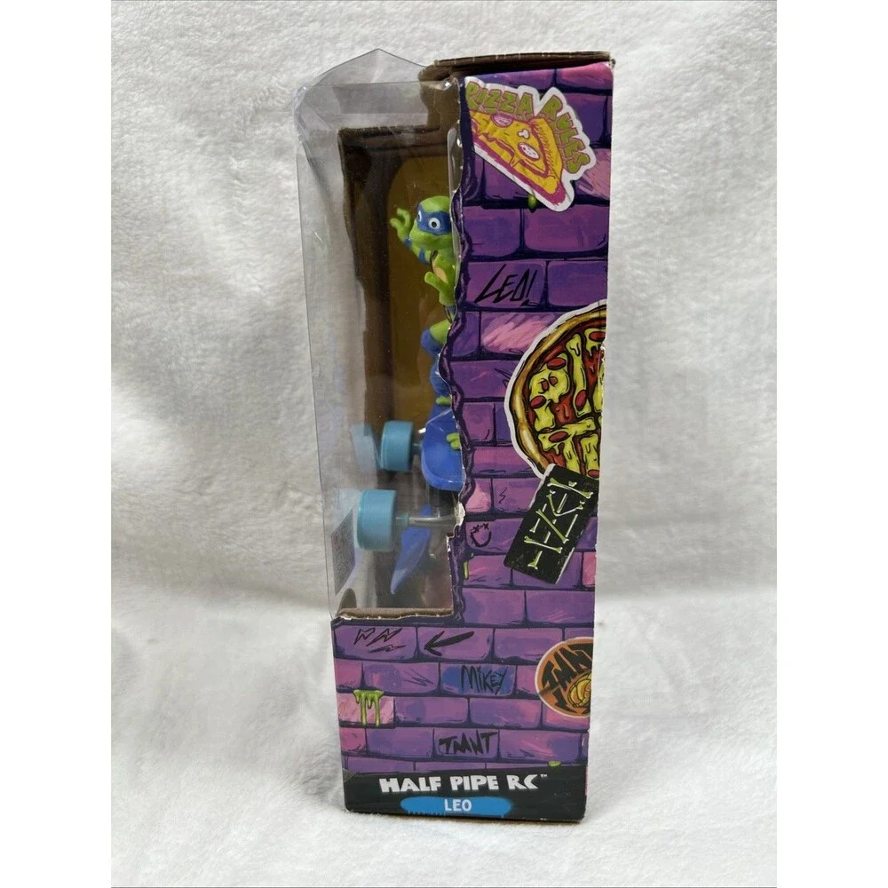 Teenage Mutant Ninja Turtles Half Pipe Leo Radio Controlled SkateBoard